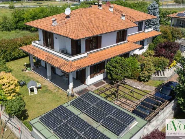 Villa in vendita a Magnago MI