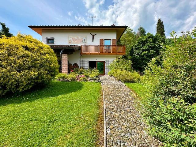 Villa in vendita a Magnano in Riviera UD