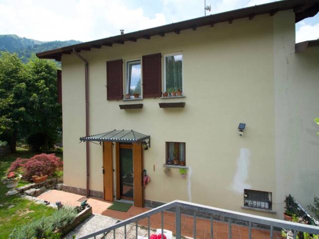 Villa in vendita a Magreglio CO