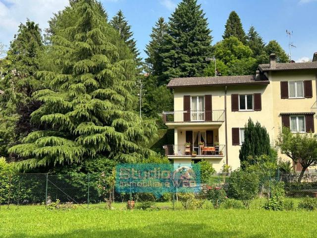 Villa in vendita a Magreglio CO