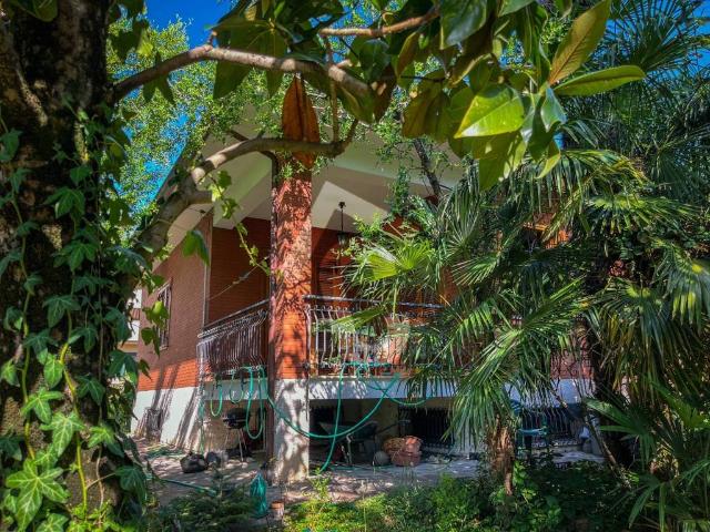 Villa in vendita a Maiolati Spontini AN