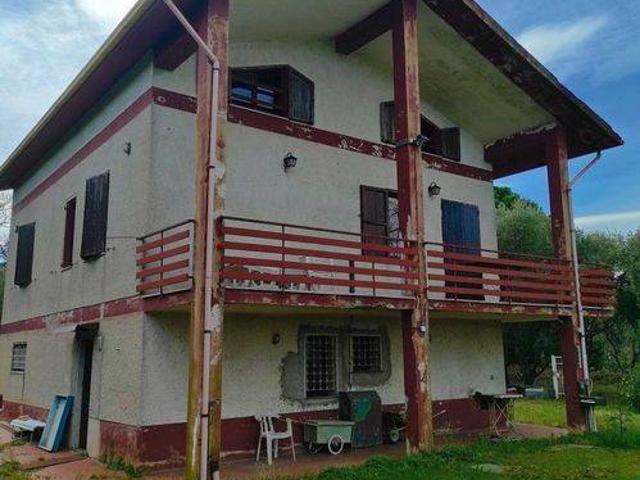 Villa in vendita a Maiolati Spontini AN