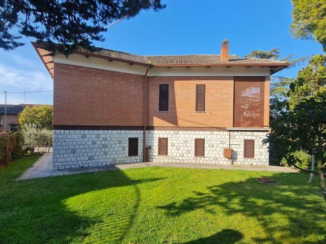 Villa in vendita a Maiolati Spontini AN