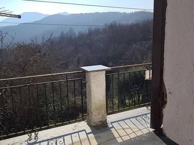 Villa in vendita a Maissana SP