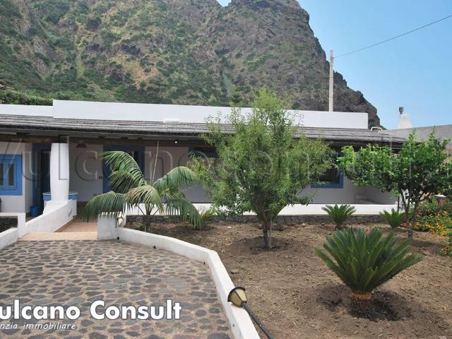 Villa in vendita a Malfa ME