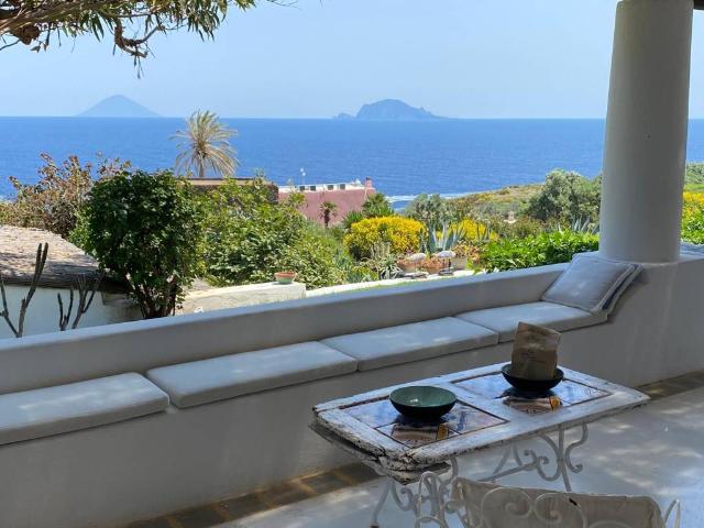Villa in vendita a Malfa ME