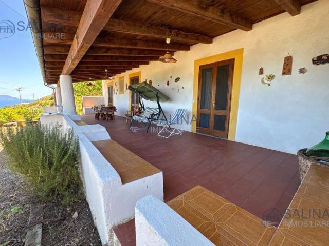 Villa in vendita a Malfa ME