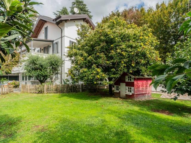 Villa in vendita a Malnate VA