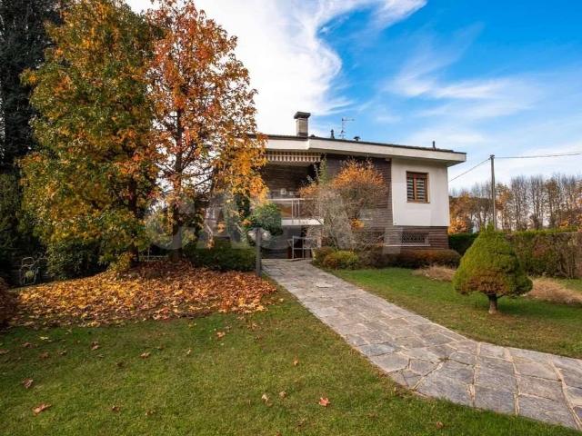 Villa in vendita a Malnate VA
