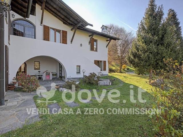 Villa in vendita a Malnate VA