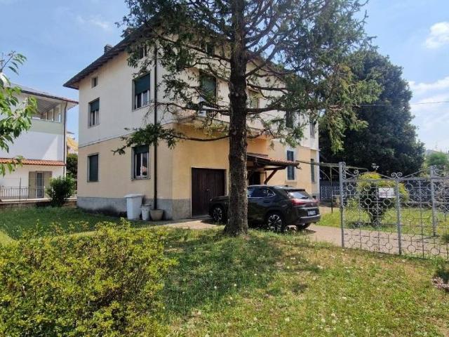 Villa in vendita a Malnate VA