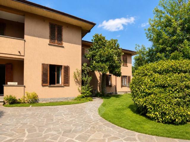 Villa in vendita a Malnate VA
