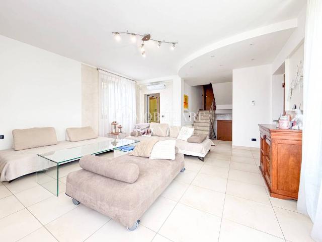 Villa in vendita a Malnate VA