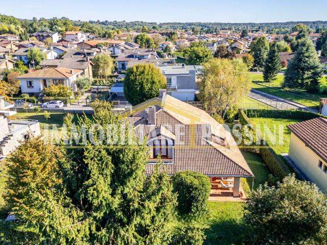 Villa in vendita a Malnate VA