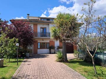 Villa in vendita a Maltignano AP