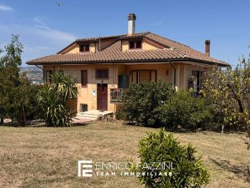 Villa in vendita a Maltignano AP