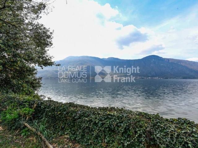 Villa in vendita a Mandello del Lario LC