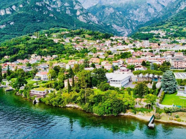 Villa in vendita a Mandello del Lario LC