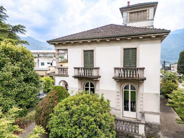 Villa in vendita a Mandello del Lario LC