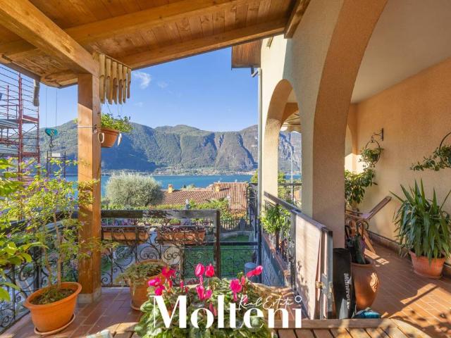 Villa in vendita a Mandello del Lario LC