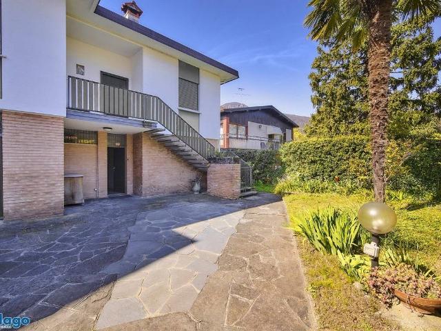 Villa in vendita a Mandello del Lario LC