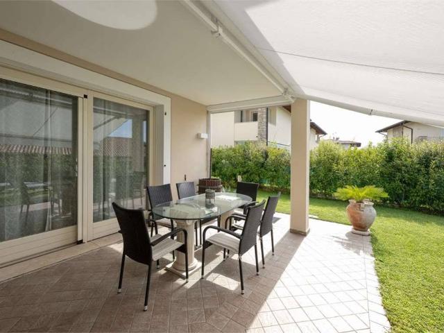 Villa in vendita a Manerba del Garda BS