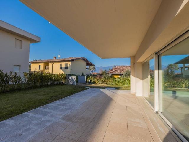 Villa in vendita a Manerba del Garda BS