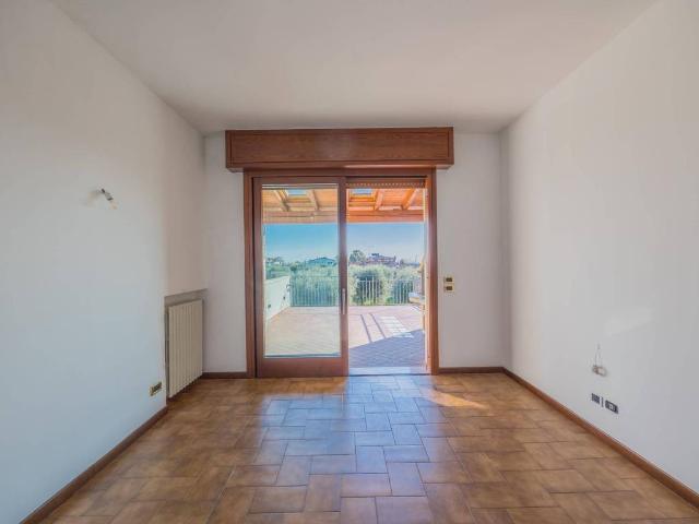 Villa in vendita a Manerba del Garda BS