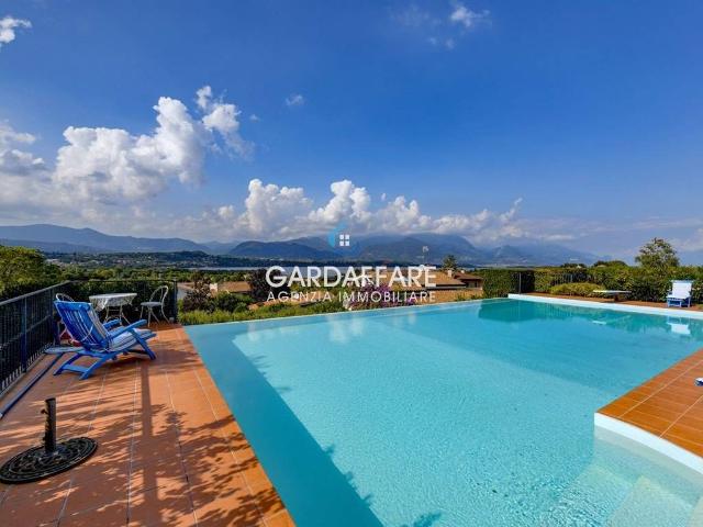 Villa in vendita a Manerba del Garda BS