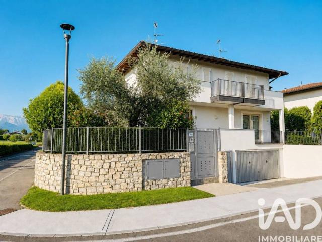 Villa in vendita a Manerba del Garda BS