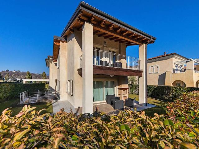 Villa in vendita a Manerba del Garda BS