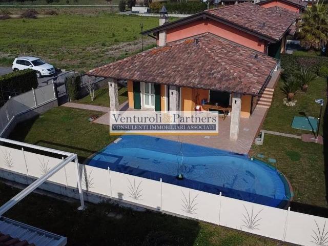 Villa in vendita a Manerba del Garda BS