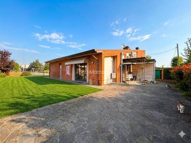 Villa in vendita a Manerbio BS