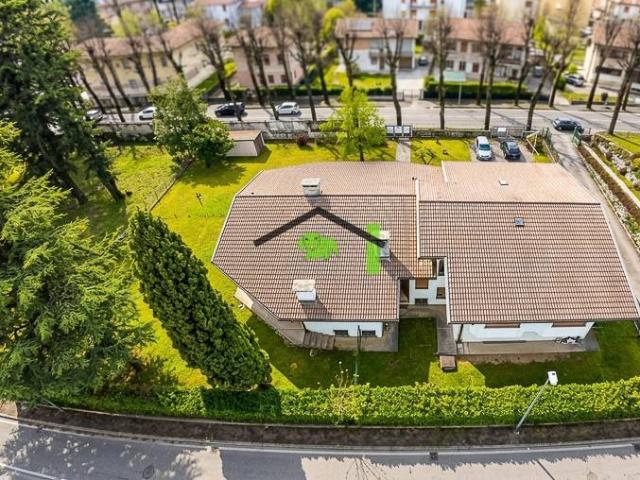 Villa in vendita a Maniago PN