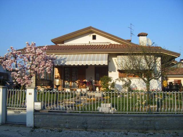 Villa in vendita a Maniago PN