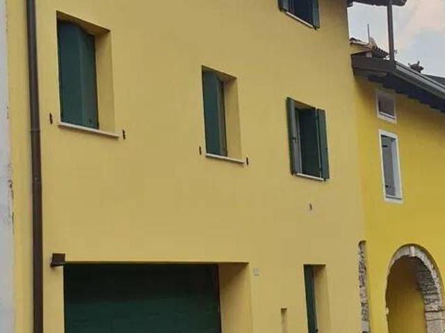 Villa in vendita a Maniago PN