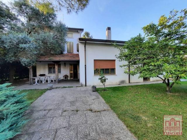 Villa in vendita a Maniago PN