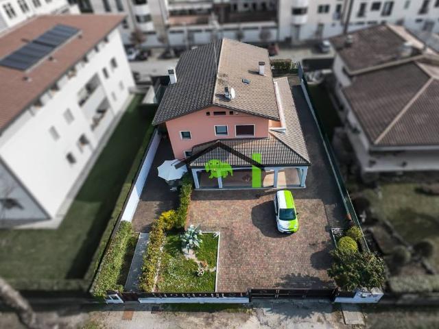 Villa in vendita a Maniago PN