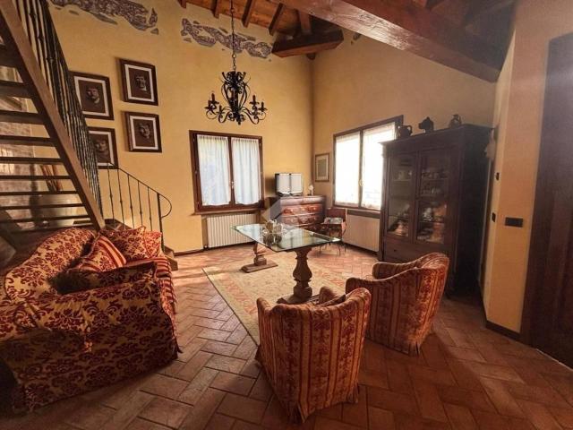 Villa in vendita a Mantova