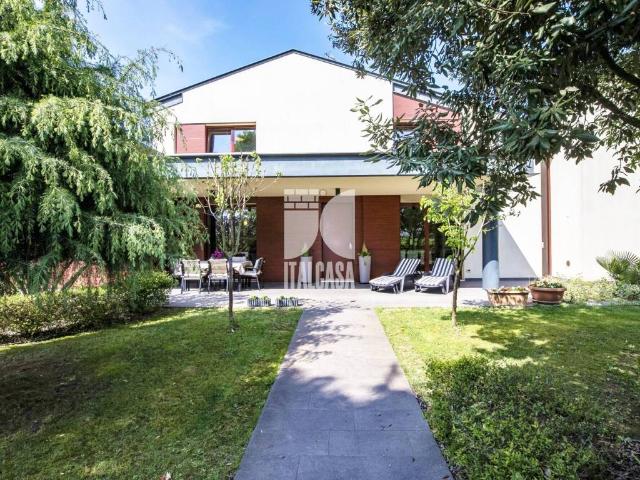 Villa in vendita a Mantova MN