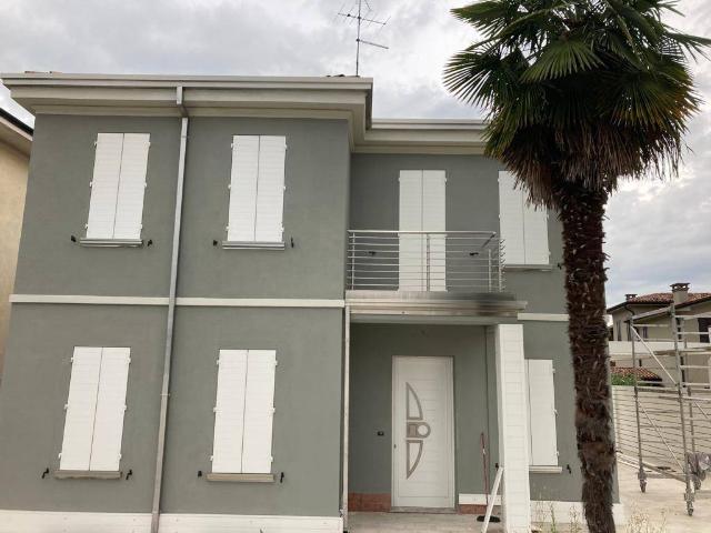 Villa in vendita a Mantova MN
