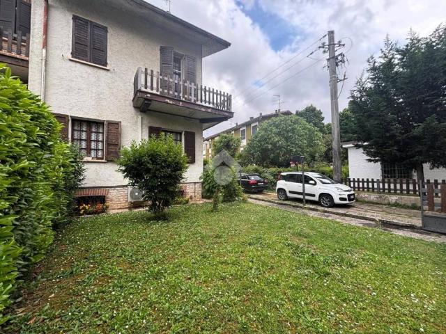 Villa in vendita a Mantova MN