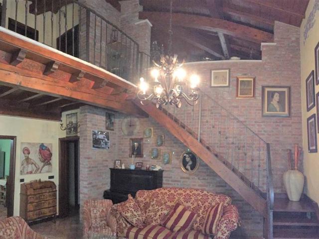 Villa in vendita a Mantova MN