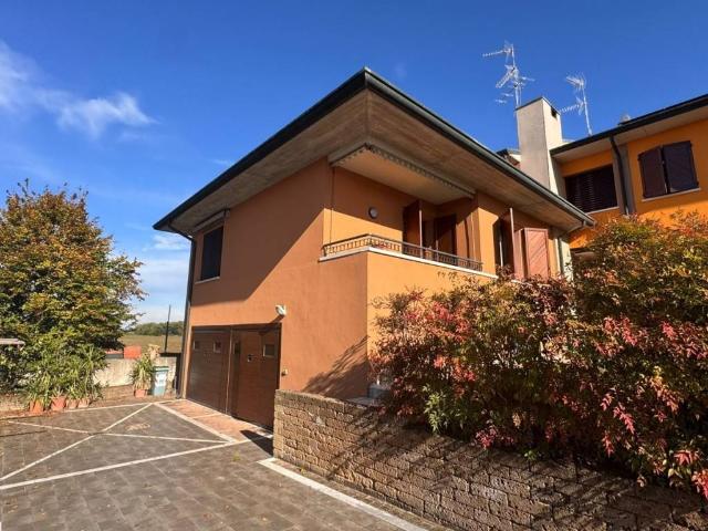 Villa in vendita a Mantova MN