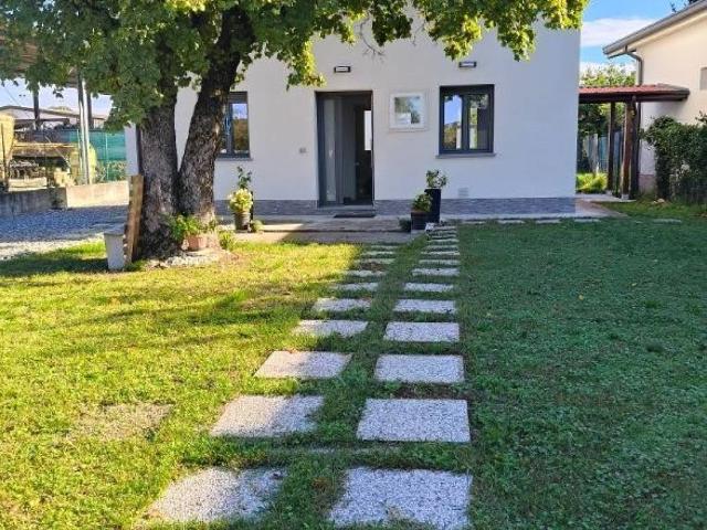 Villa in vendita a Manzano UD