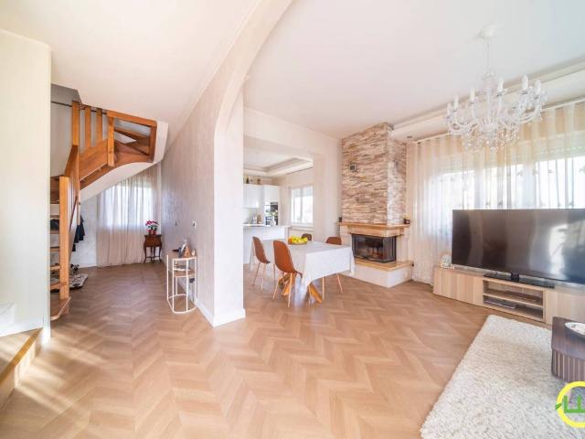Villa in vendita a Manzano UD