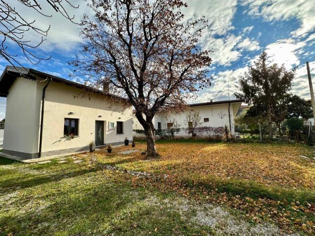 Villa in vendita a Manzano UD