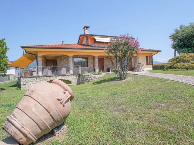 Villa in vendita a Mapello BG