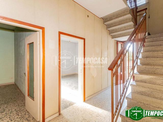 Villa in vendita a Marcallo Con Casone