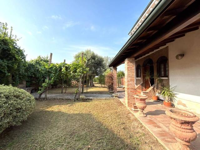 Villa in vendita a Marcaria MN